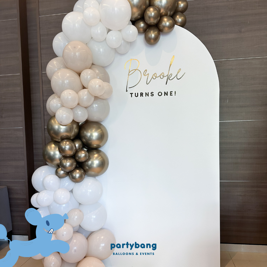Plain Foamboard Arch Backdrop Setup with Balloon Garland Supreme