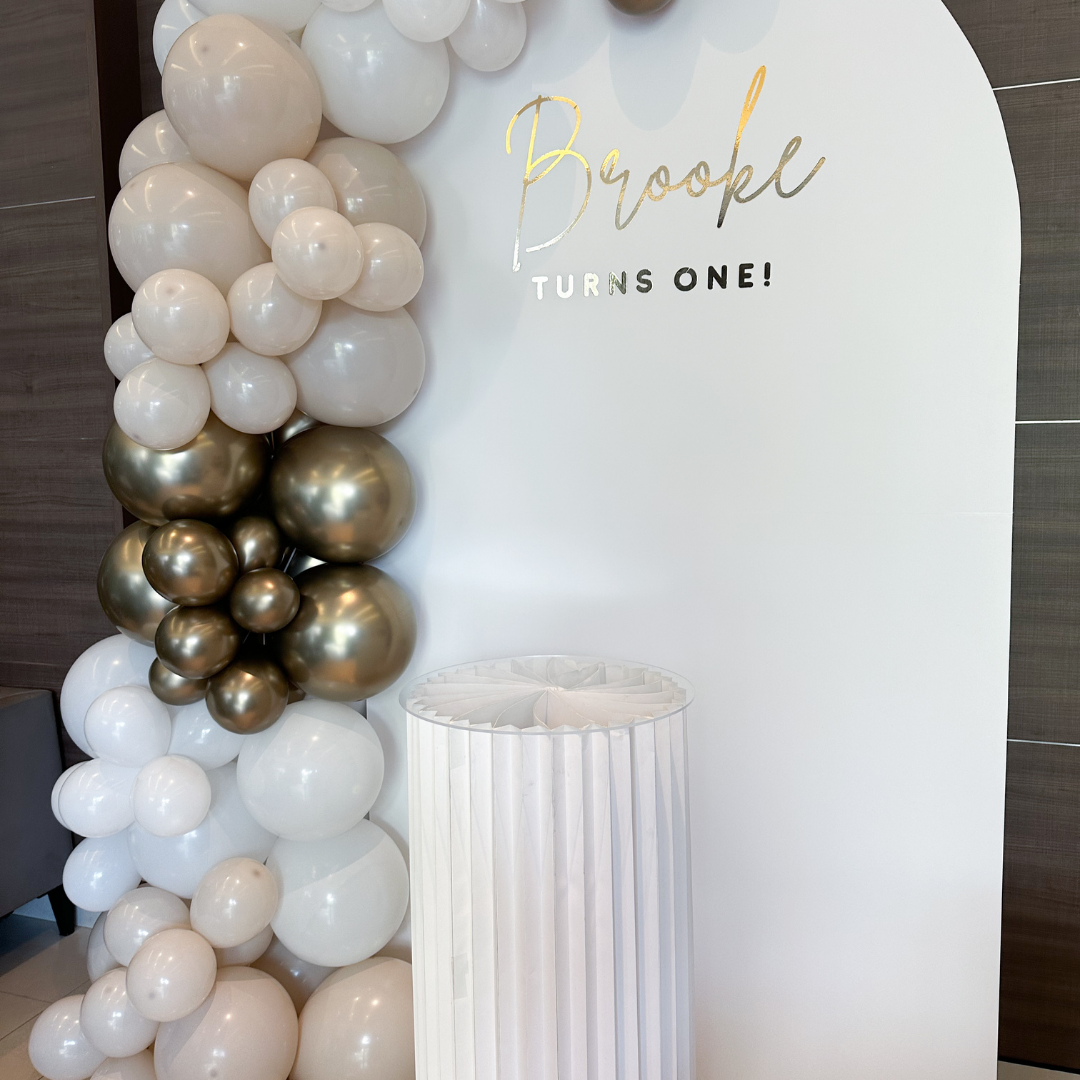 Plain Foamboard Arch Backdrop Setup with Balloon Garland Supreme