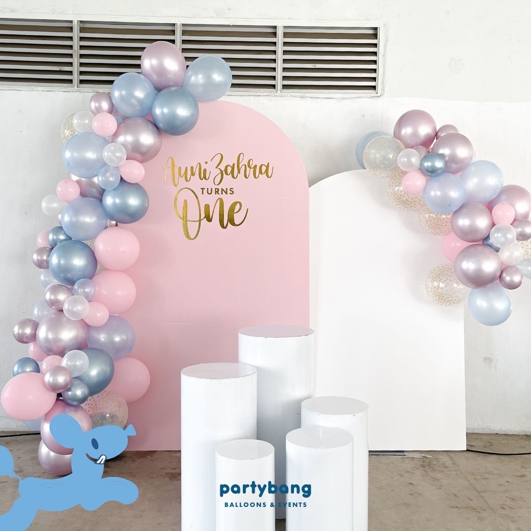 Plain Foamboard Arch Backdrop Setup with Balloon Garland (Two Boards)