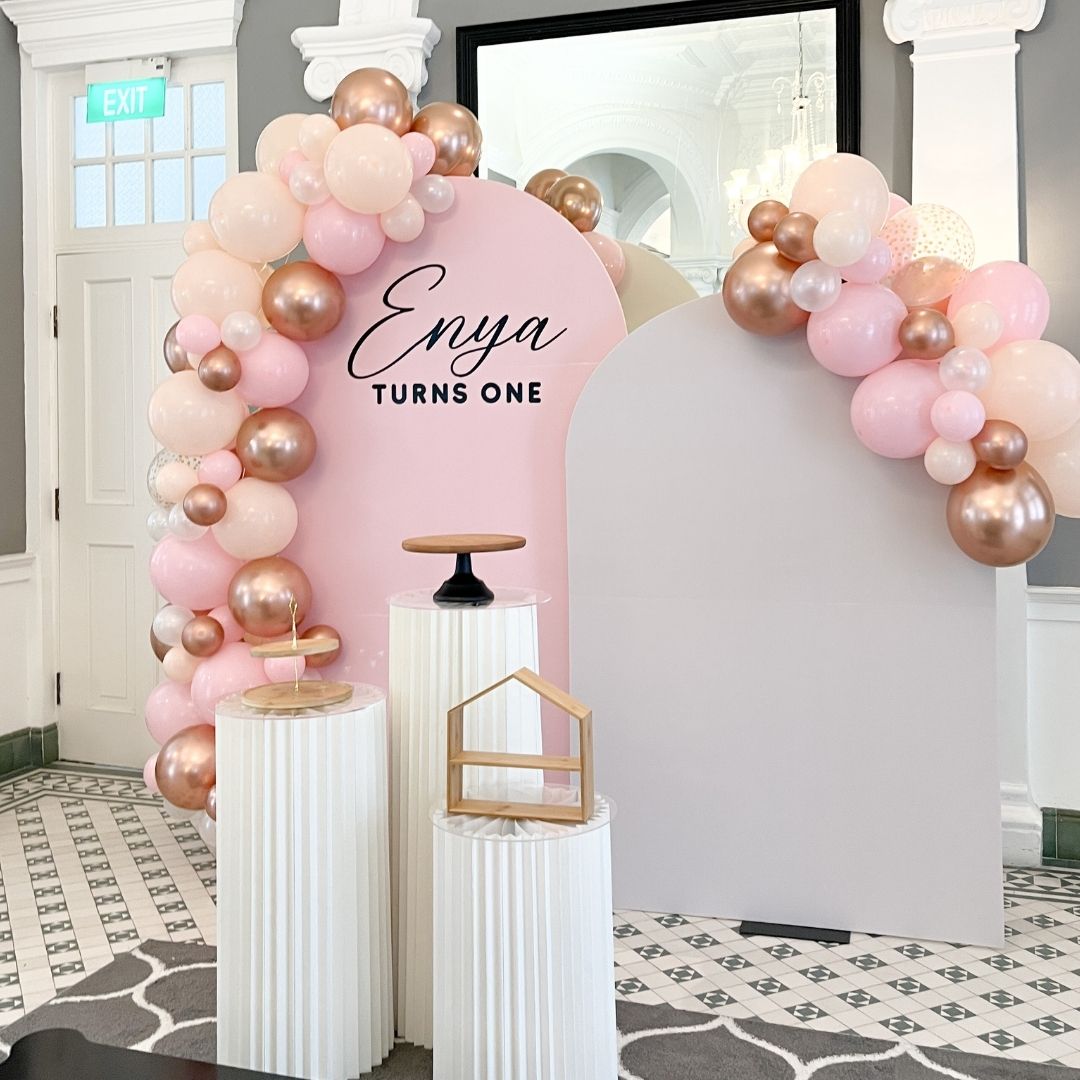 Plain Foamboard Arch Backdrop Setup with Balloon Garland (Two Boards)