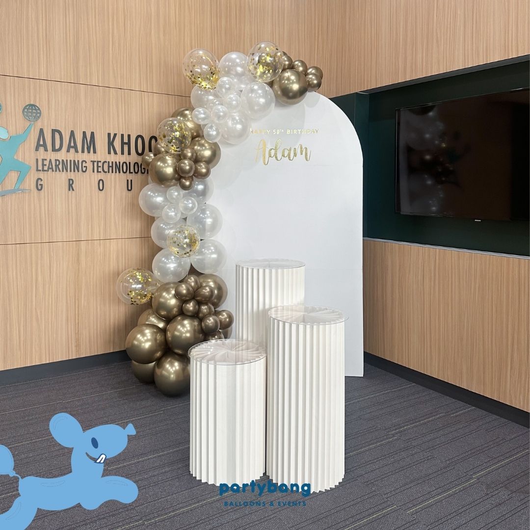 Plain Foamboard Arch Backdrop Setup with Balloon Garland [White]